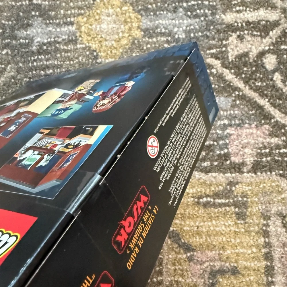 LEGO 40891 Stranger Things: WSQK Radio Station NEW - Picture 5 of 7